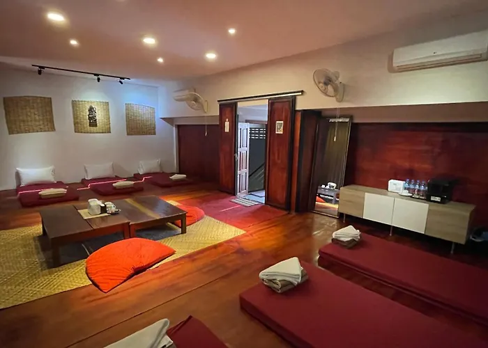 Rocky Cafe & Mini Hotel