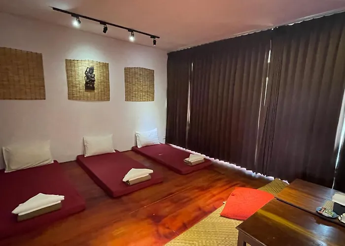 Hotel Rocky Cafe & Mini Siem Reap