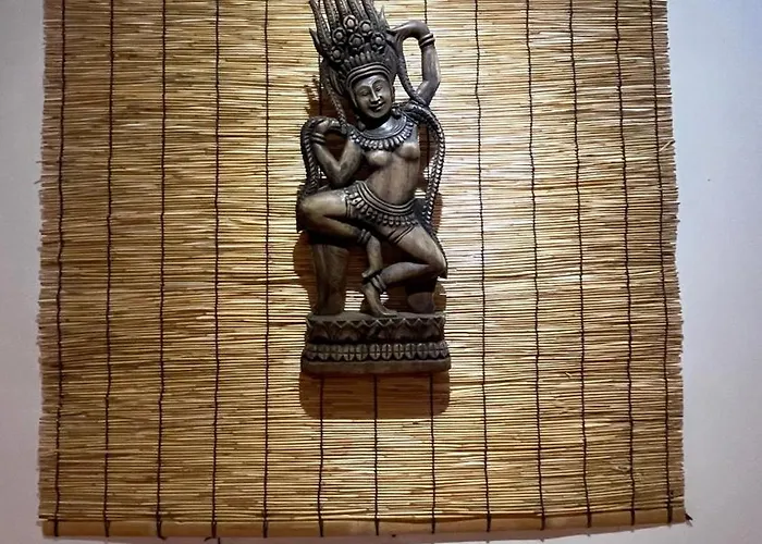 Hotel Rocky Cafe & Mini Siem Reap