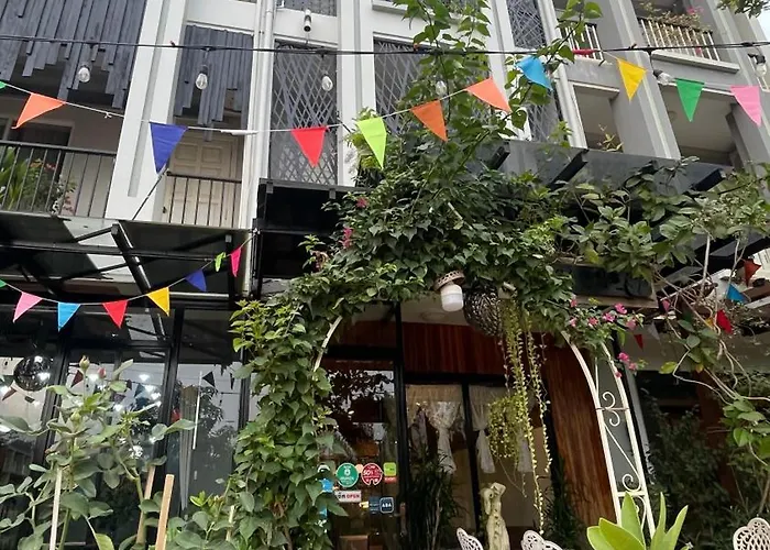 Rocky Cafe & Mini Hotel