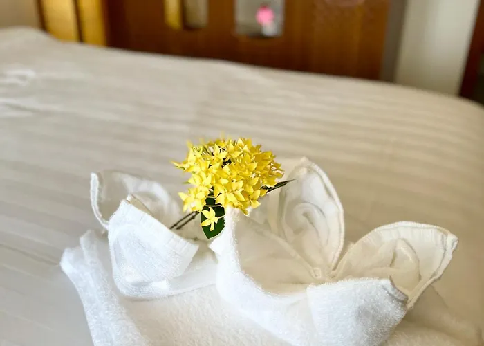 Rocky Cafe & Mini Hotel 2*